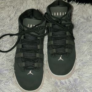 Size 2Y Jordan - girl shoes